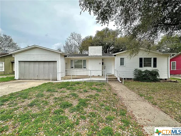 906 Du Pont Ave, Victoria, TX 77901