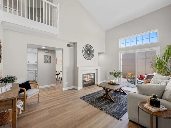 730 Breeze Hill Rd APT 230, Vista, CA 92081