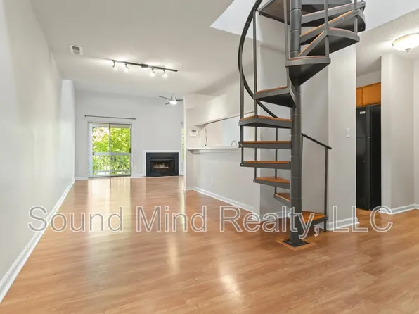 6001 Winterpointe Ln APT 302, Raleigh, NC 27606