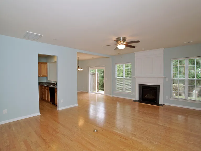 2105 Corwith Dr — Photo 9