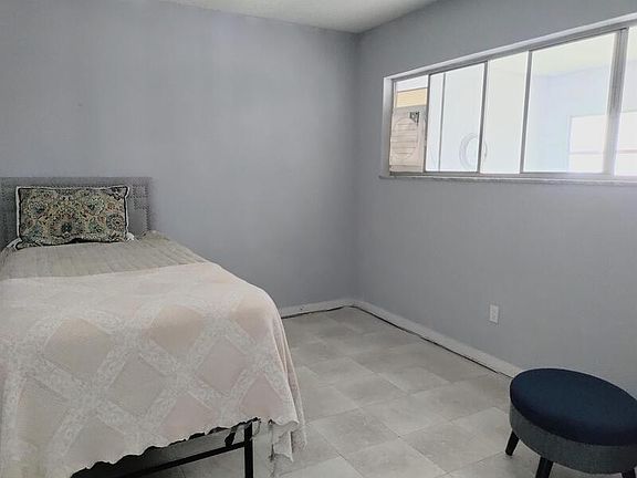 3rd image of 250 Rosery Rd NW