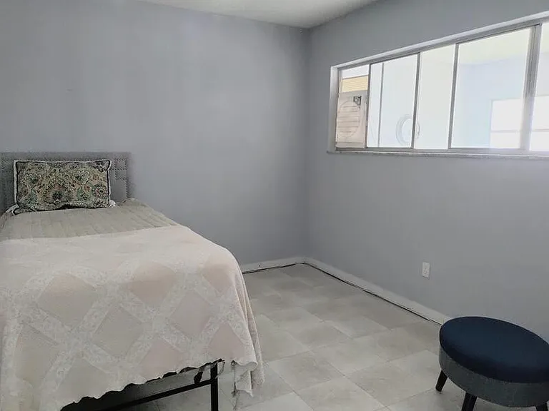 250 Rosery Rd NW — Photo 3