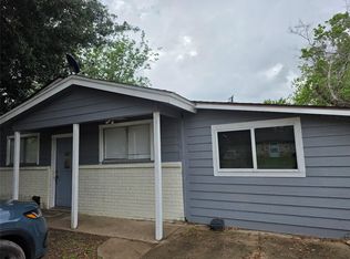 600 E Plum St, Angleton, TX 77515