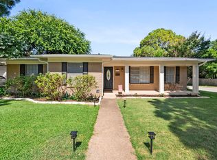 924 Ross Trl, Arlington, TX 76012