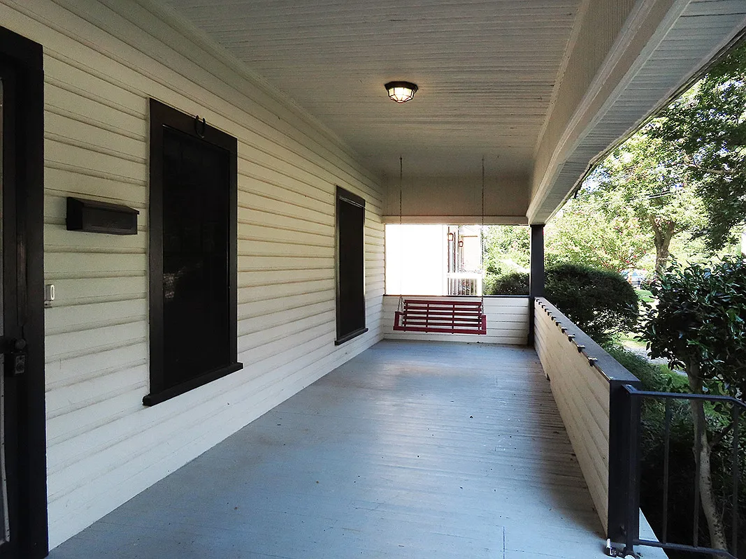 2 bed, 1216 sqft, $1,895 — Photo 3