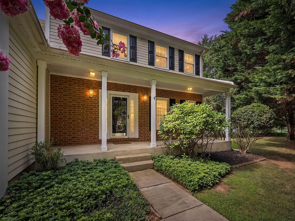 1st image of 607 Oak Farm Ct