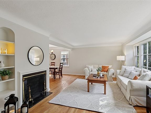 4th image of 18107 Scottsdale Blvd