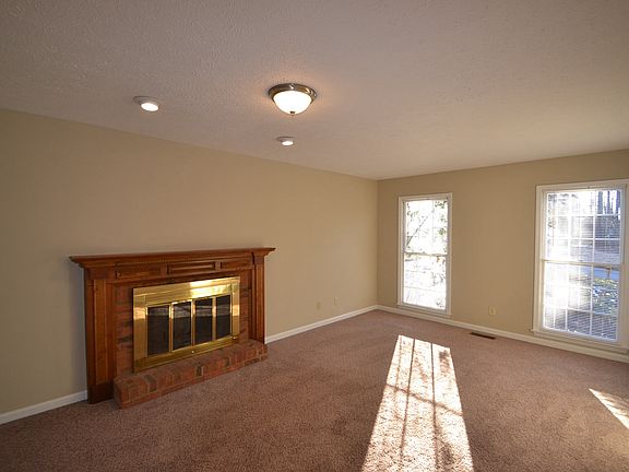 3rd image of 2496 Zachary Woods Dr NW