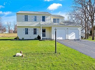 7091 Wimbleton Ct, East Syracuse, NY 13057