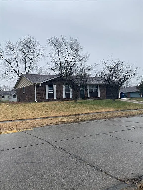 499 Colony Dr photo 1