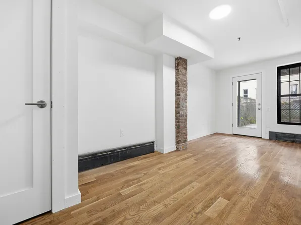 215 Schaefer Street image 6 of 18