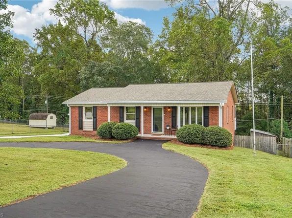 217 Yorktown Rd, Kernersville, NC 27284