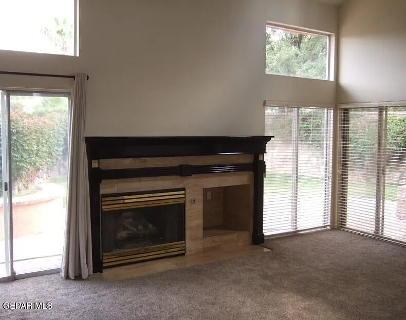 2 bed, 2.0 bath, 1607 sqft, $2,300 — Photo 2