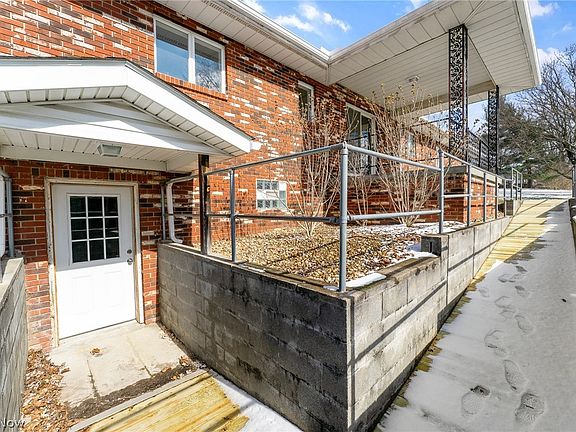 3rd image of 49075 Maple Ln