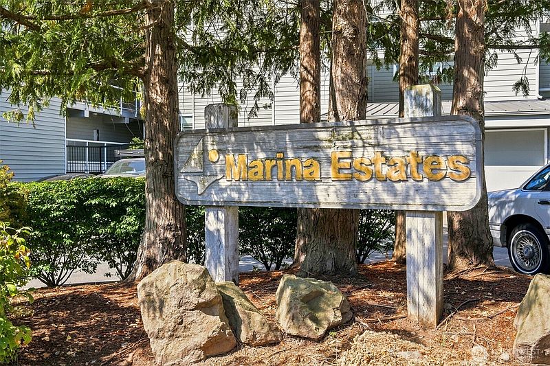 4th image of 22211 6th Avenue S #301