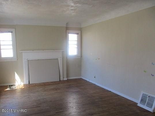 4th image of 54 Keith Dr