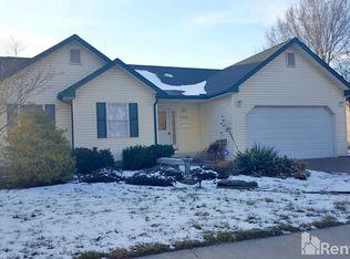 6560 Elm St, Taylor, MI 48180