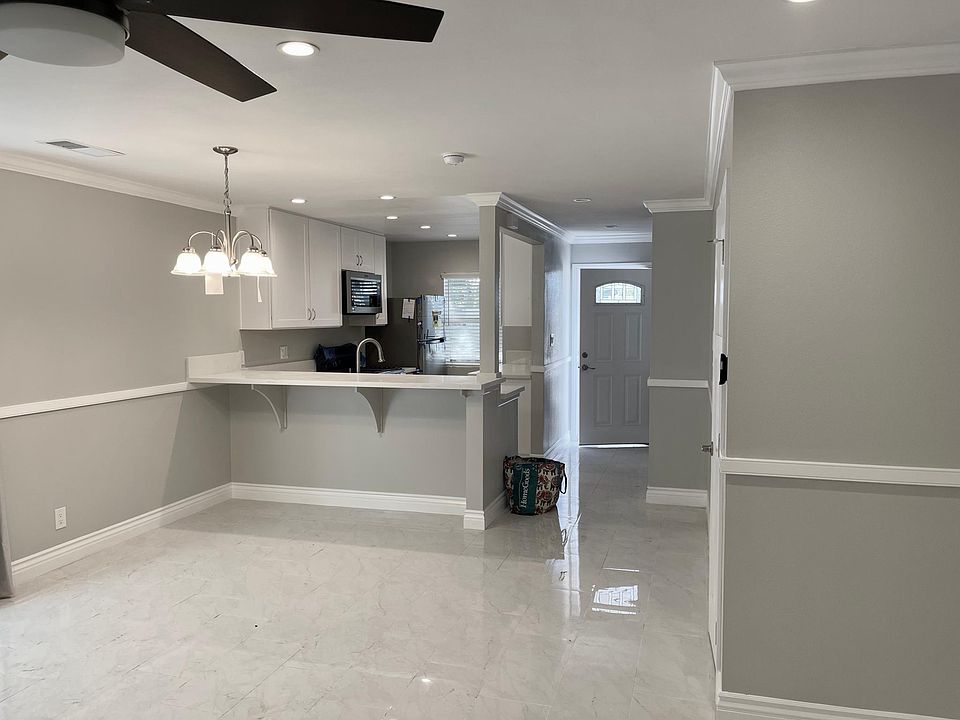 1st image of 926 Seahorse Ct