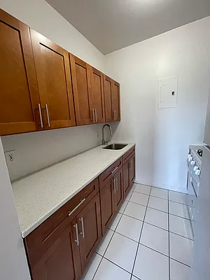 Rented by SAFEGUARD REALTY PARTNERS LLC | media 14