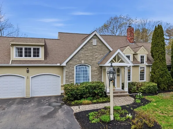 105 Weyland Cir, North Andover, MA 01845