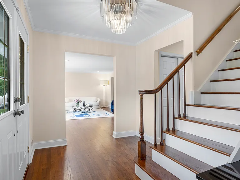 Beautiful entrance foyer welcomes you home.
