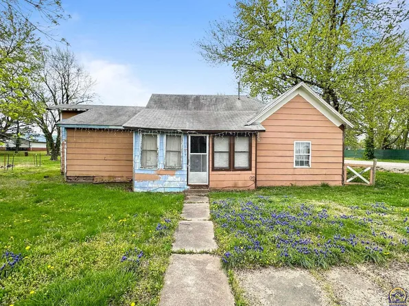 109 W Maple Ave, Hartford, KS 66854