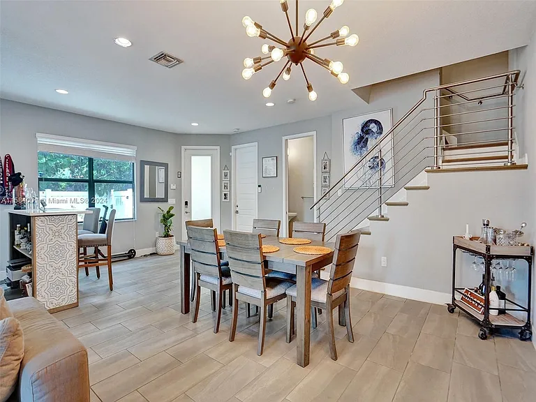 1236 SW 4th Ave — Photo 9