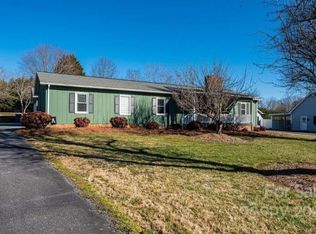 135 Sherwood Dr, Taylorsville, NC 28681