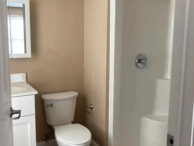 100 N Potomac St #3A — Photo 14