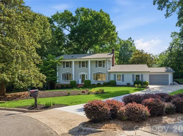 1968 12th Street Pl NE, Hickory, NC 28601