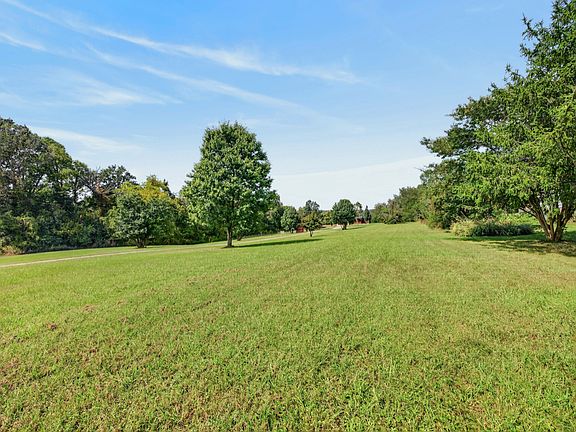 4th image of 2467 Outlaw Rd