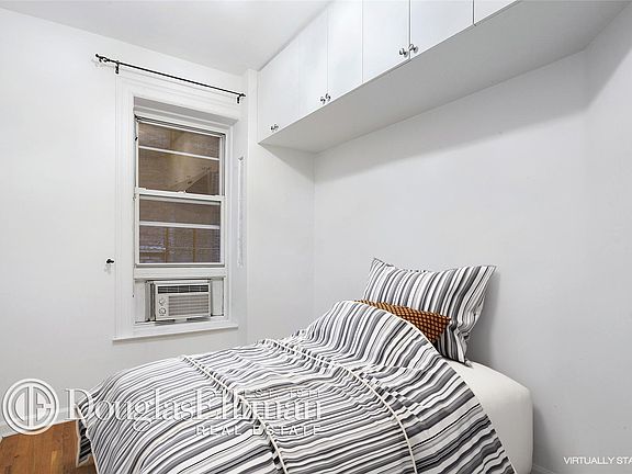 4th image of 210 E 17th St APT 1C