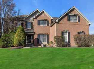 4 Saddle Ct, Monroe Township, NJ 08831