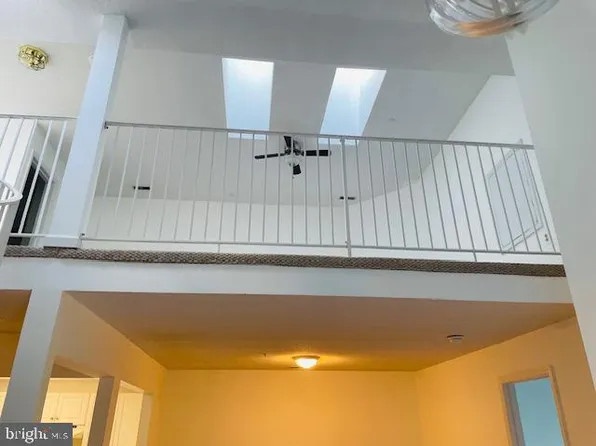 10010 Vanderbilt Cir APT 11-9, Rockville, MD 20850