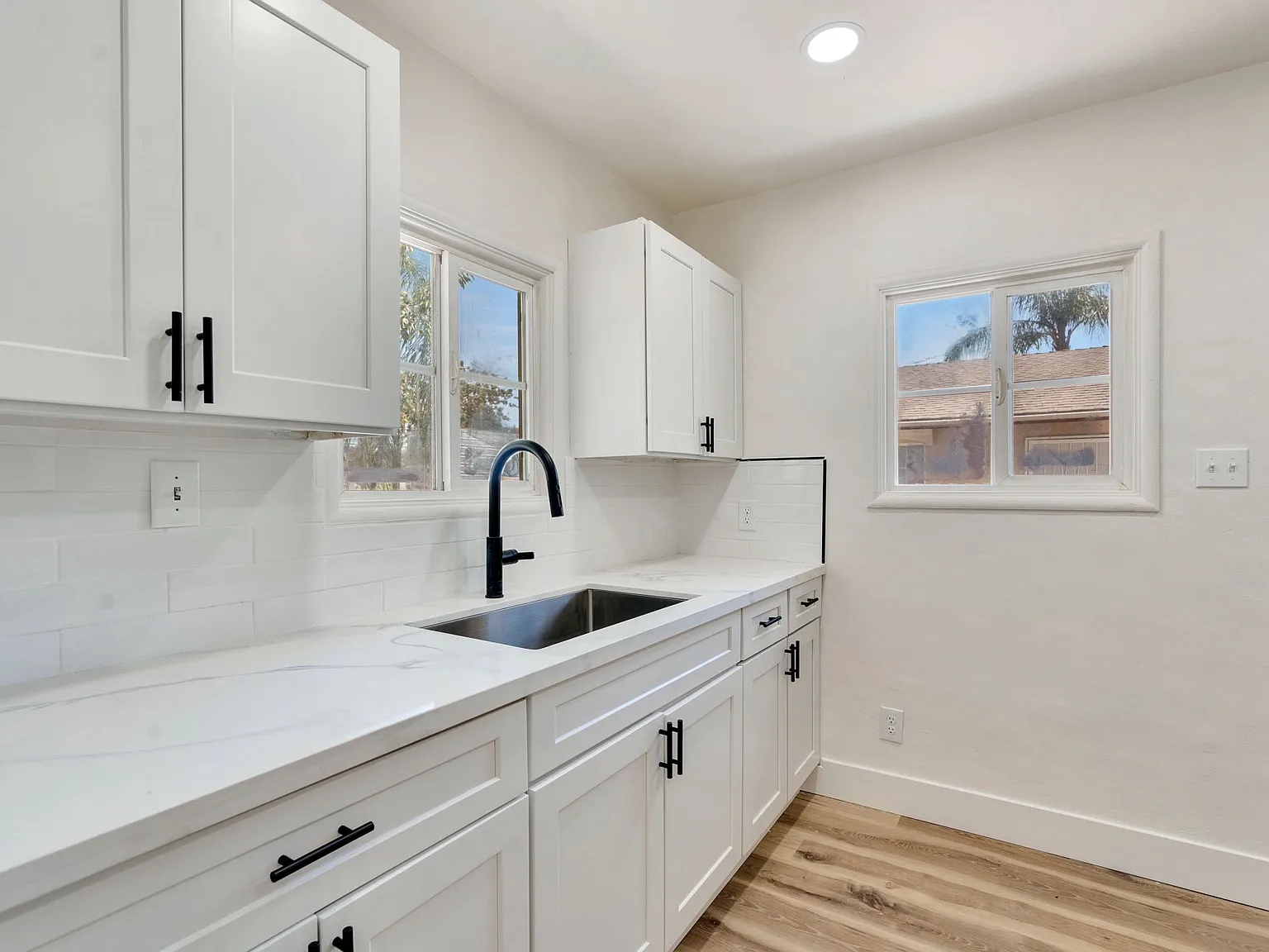 2 bed, 720 sqft, $1,700 — Photo 3
