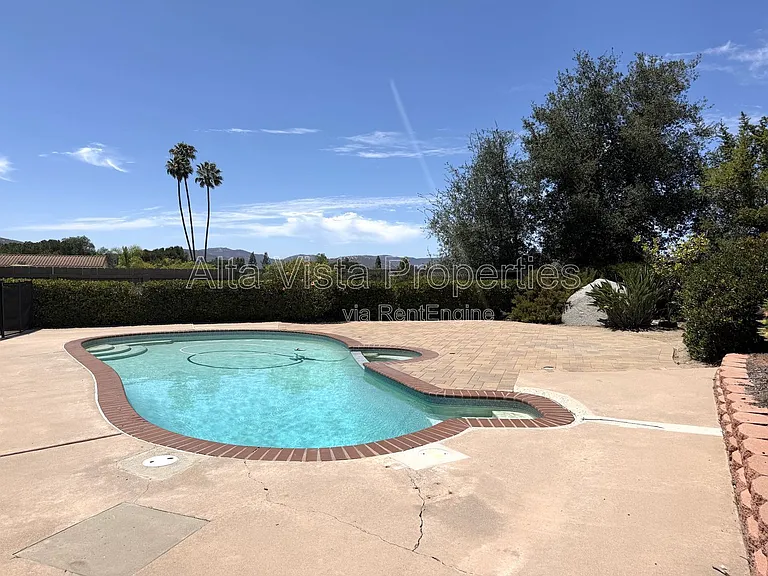 12480 Escala Ln — Photo 38