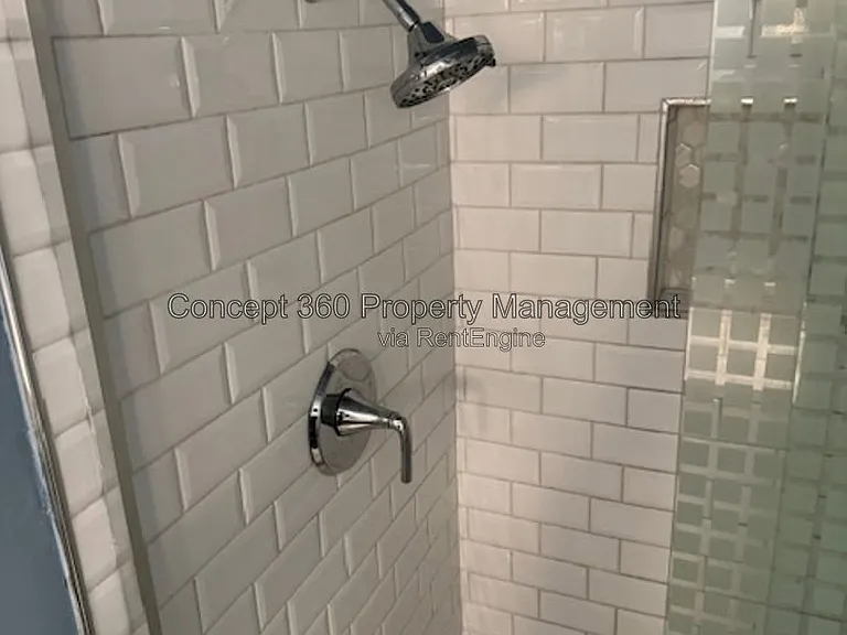 1604 E 2nd St #1H — Photo 36
