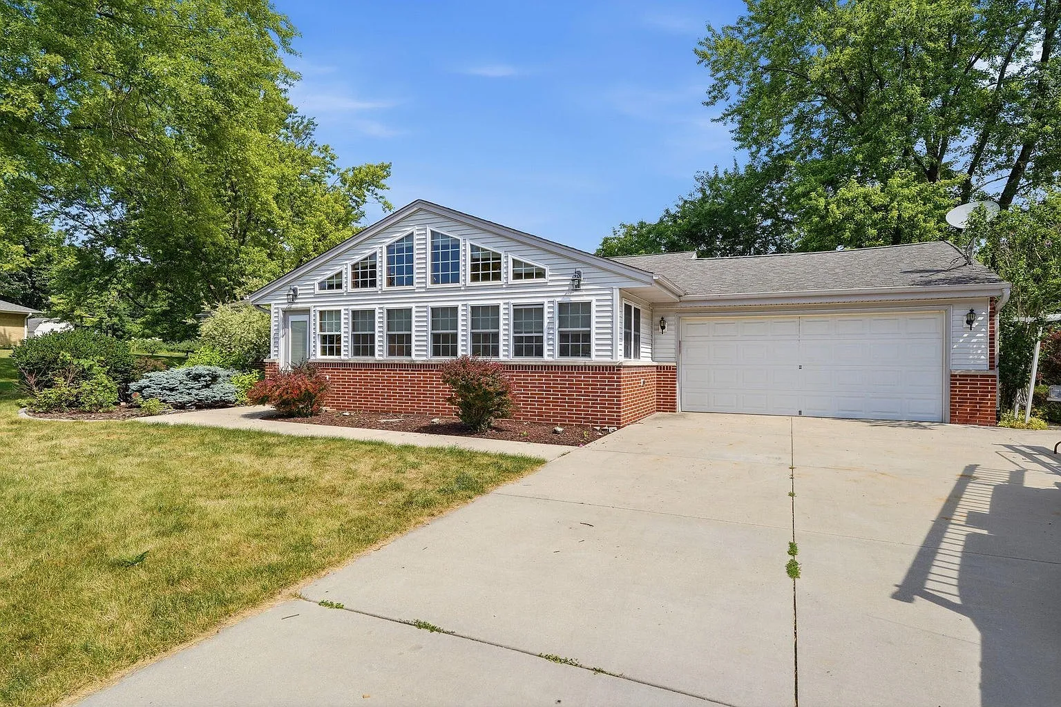 Willow Ridge — Photo 1
