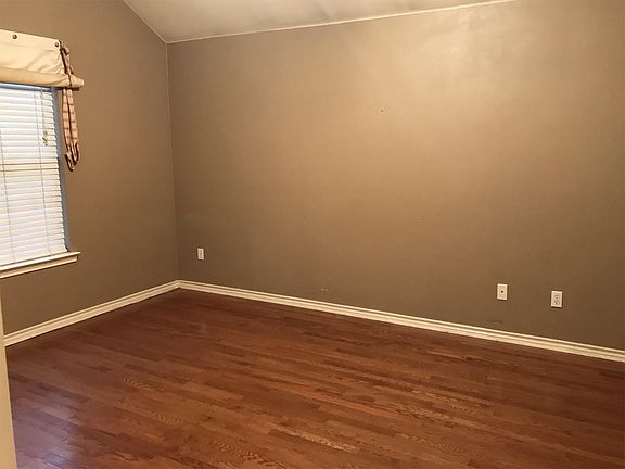 5th image of 2311 Wisteria Way