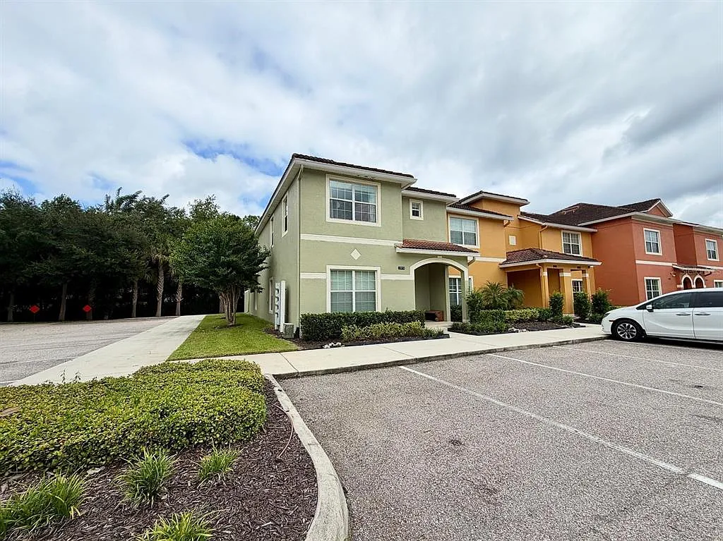 5 bed, 4.0 bath, 2024 sqft, $2,750 — Photo 3