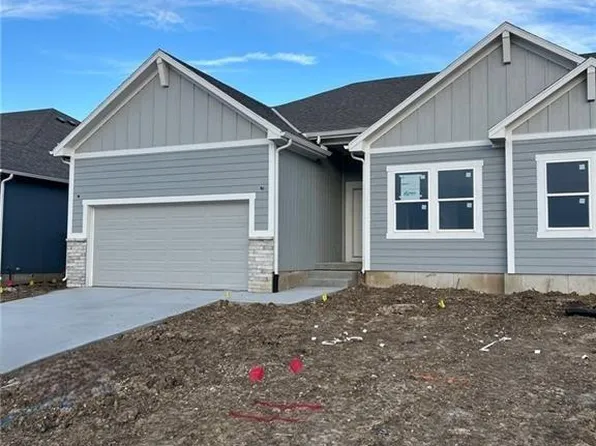 1210 SE Windbreak Dr, Lees Summit, MO 64081