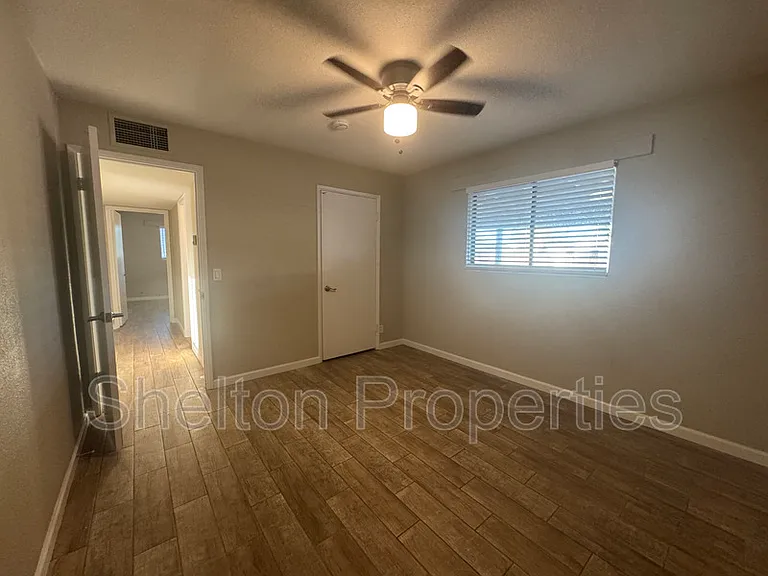 2910 N 193rd Ave — Photo 8