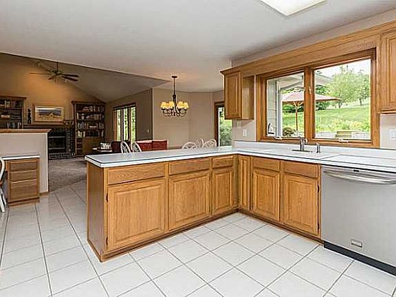 3rd image of 705 W Scenic Valley Dr