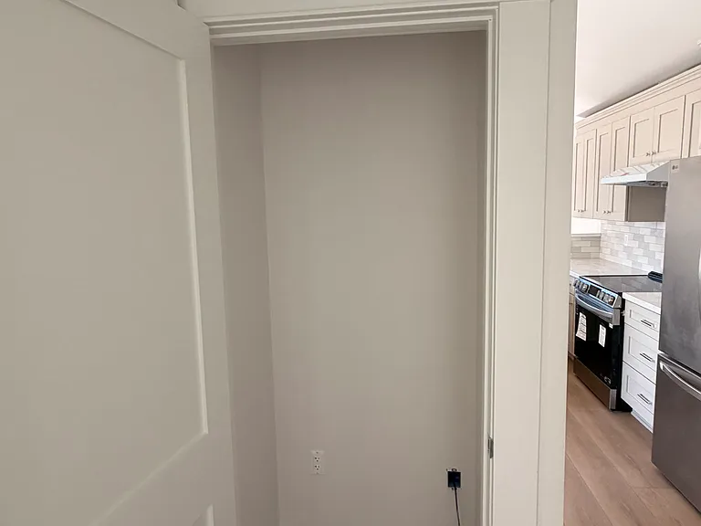 Spacious Linen CLoset