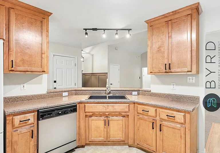 19218 Brevard Dr — Photo 10