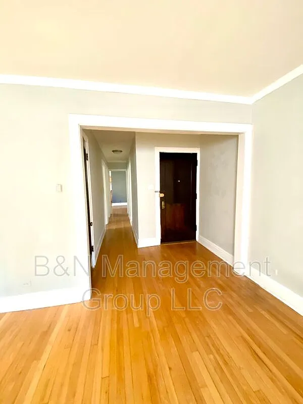 1 bed, 1.0 bath, 850 sqft, $1,950 — Photo 3