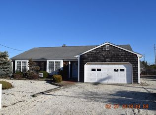 300 Tide Pond Rd, Mantoloking, NJ 08738