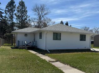 211 12th St W, Bottineau, ND 58318