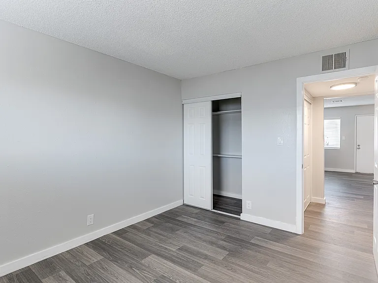 Red Rock Cove Apartments — Photo 25