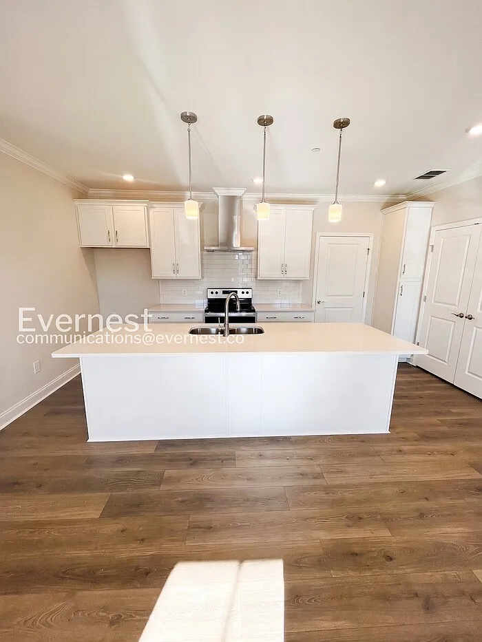 2 bed, 2.0 bath, 1156 sqft, $1,795 — Photo 3